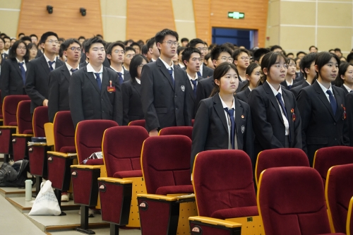 上海市浦东复旦附中分校第十次学生代表大会在我校大报告厅隆重举行